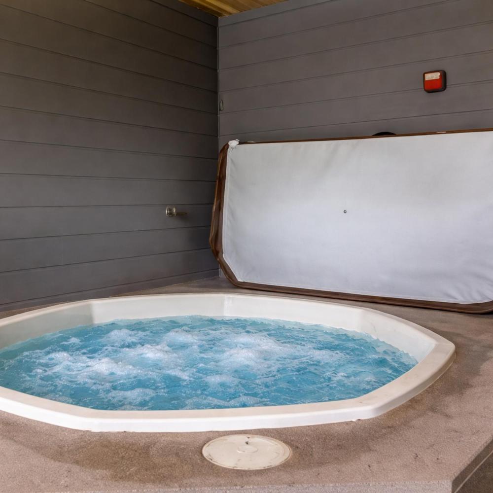 Moose Lodge Retreat in Park City! Walk to the Slopes! condo